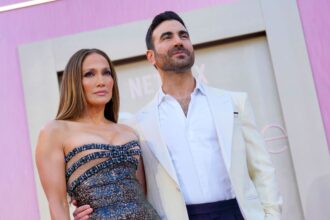 jennifer-lopez-crowns-brett-goldstein,-her-office-romance-co-star,-as-best-man-in-a-romantic-series