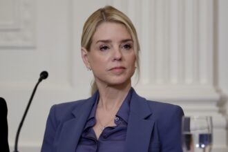 does-pam-bondi-have-cancer?-health-updates-about-thyroid-condition-and-diagnosis