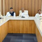 siddaramaiah-signals-exit-in-a-meeting-with-ministers-as-karnataka-prepares-for-transition