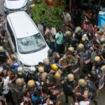8-people-arrested-for-attacking-ed-officials-after-raid-on-former-kerala-chief-minister-pinarayi-vijayan’s-residence
