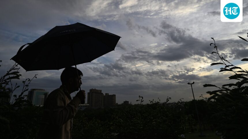 delhi-is-on-orange-alert-with-possible-rain-and-severe-thunderstorms-within-a-few-hours;-imd-issues-red-alert-for-gurugram