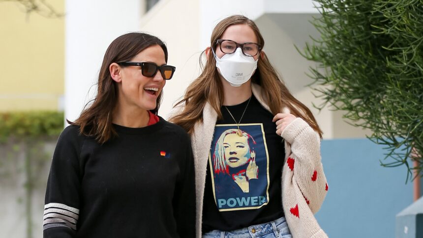 why-does-violet-affleck-wear-a-mask-what-did-she-say-about-making-a-healthy-choice | GIBN why-does-violet-affleck-wear-a-mask?-what-did-she-say-about-making-a-healthy-choice?