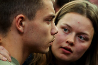 ‘the-hit’-review:-a-gripping,-feverishly-presented-french-drama-that-explores-incest-with-candor-and-emotion