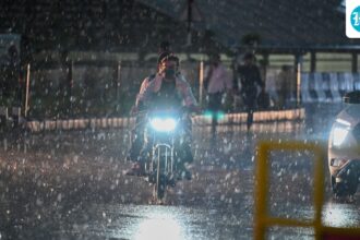 delhi-is-getting-a-respite-from-the-heat-as-rain-and-strong-winds-lash-parts-of-the-city.-imd-issues-orange-alert