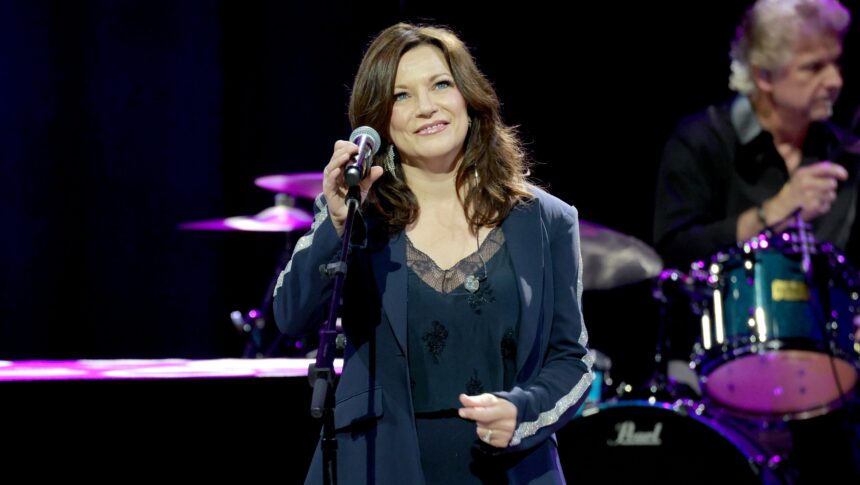 martina-mcbride-cancels-dc-show-is-she-a-democrat-or-a-republican | GIBN martina-mcbride-cancels-dc-show:-is-she-a-democrat-or-a-republican?