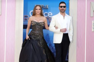 jennifer-lopez-and-brett-goldstein-bring-‘office-romance,’-‘pressure’-premieres-and-this-week’s-best-events