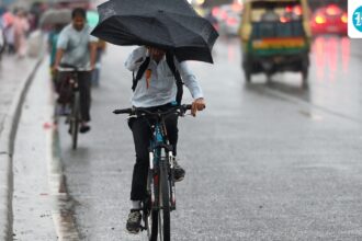 delhi,-ghaziabad-on-imd-red-alert-for-severe-thunder-and-dust-storms;-rain-brings-comfort