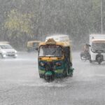 phones-across-delhi-and-national-capital-region-(ncr)-are-buzzing-with-‘extremely-high-alert’-for-thunderstorms,-lightning-and-hailstorms