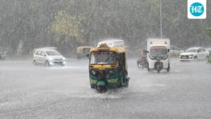phones-across-delhi-and-national-capital-region-(ncr)-are-buzzing-with-‘extremely-high-alert’-for-thunderstorms,-lightning-and-hailstorms