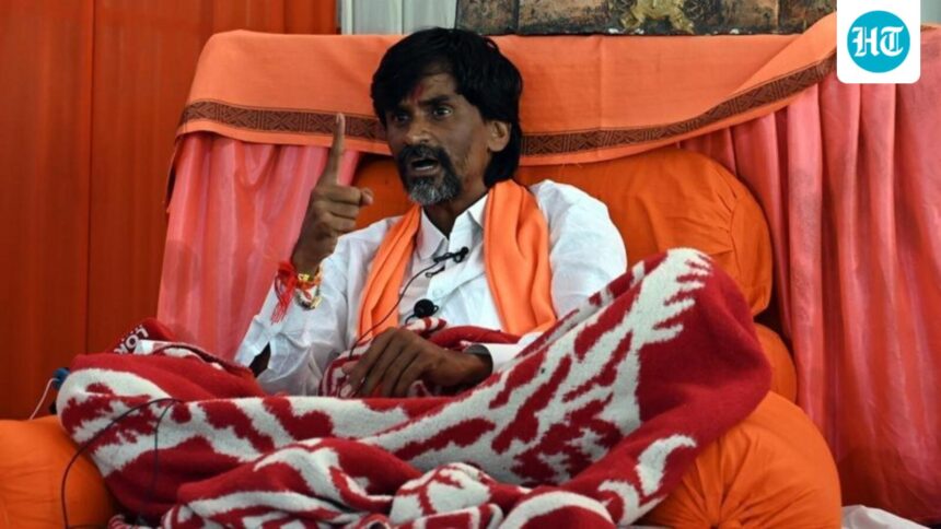 maratha-quota-activist-garang-patel-begins-a-hunger-strike-under-the-blazing-sun