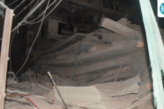 one-person-killed-and-8-others-injured-in-building-collapse-near-saket-metro-in-delhi;-rescue-efforts-are-on