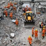 a-fire-broke-out-in-a-4-storey-building-in-mukherjee-nagar-in-delhi,-and-all-residents-were-evacuated