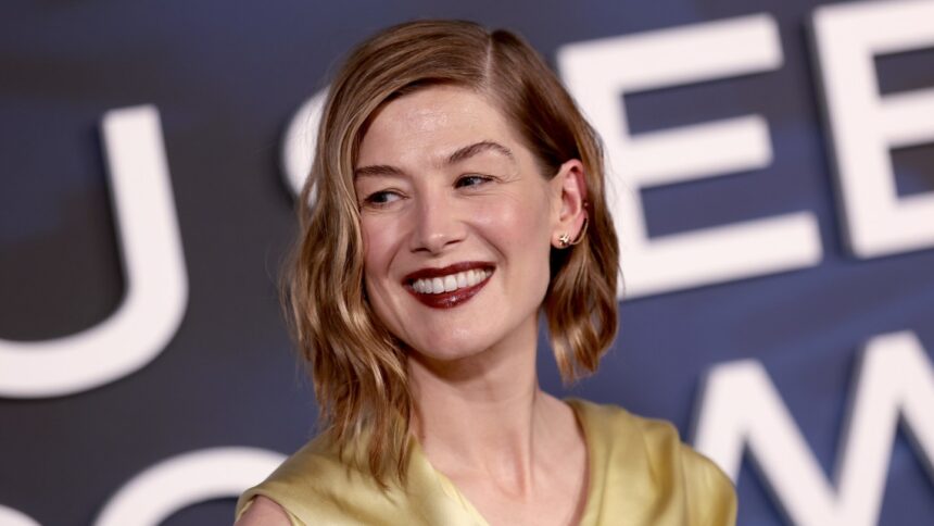 rosamund-pike-calls-out-audience-member-for-texting-during-west-end-show:-‘when-i-see-that,-it’s-hard’
