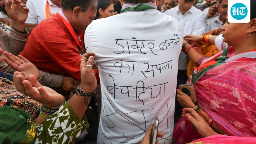 students-protest-outside-the-ministry-of-education-and-demand-dharmendra-pradhan’s-resignation