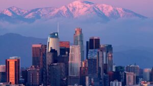 moving-to-los-angeles-for-a-new-chapter?-what-to-know-before-you-pack