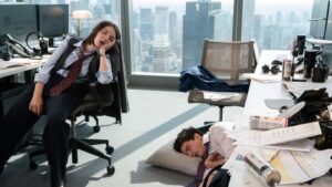 ‘unsuitable-for-work’-review:-mindy-kaling’s-gen-z-hulu-comedy-is-fun,-if-dated,-hang-it-up