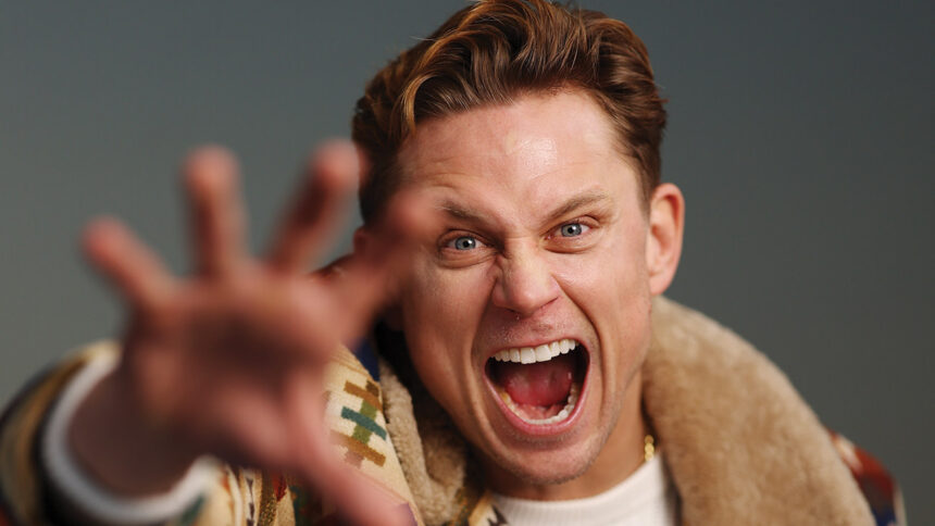 billy-magnussen-talks-‘grit’-and-plays-a-very-insecure-silicon-valley-ceo