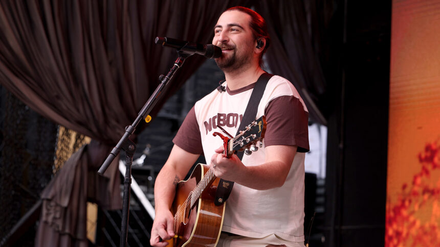 noah-kahan-helped-push-the-vermont-ticket-scalping-bill-into-law