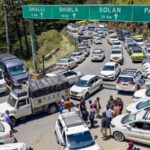 the-road-blockade-by-shimla-supporters-led-to-congestion,-leaving-passengers-stranded
