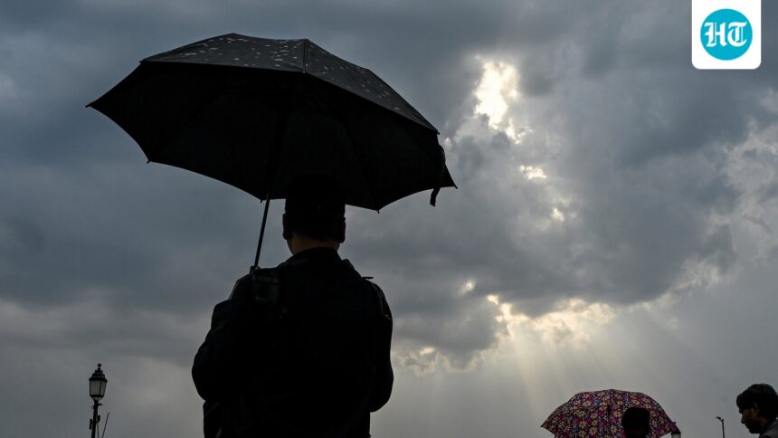 delhi-weather:-yellow-alert-in-the-capital-for-light-rain-and-thunderstorms-during-the-next-two-days