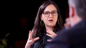 barry-weiss-tells-cbs-news-crew-that-scott-pelley-broke-‘mutual-trust-and-respect’