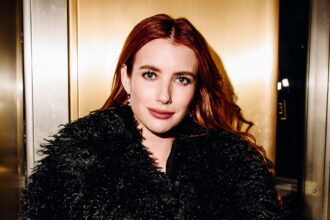 emma-roberts-signs-with-uta