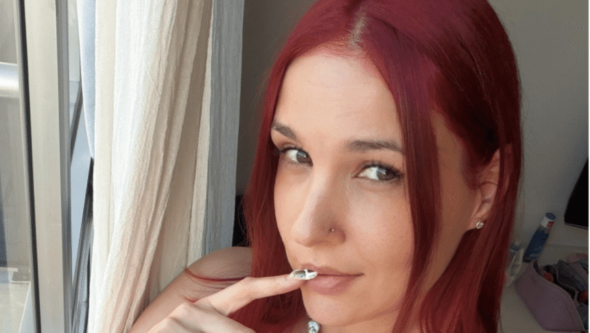 from-parody-to-becoming-a-parody:-reinventing-sarothika-online