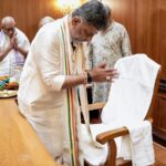 dk-shivakumar-took-oath-as-karnataka-cm,-pledged-development-and-launched-free-bus-ticket-scheme-for-students