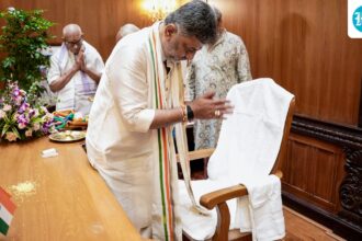 dk-shivakumar-took-oath-as-karnataka-cm,-pledged-development-and-launched-free-bus-ticket-scheme-for-students