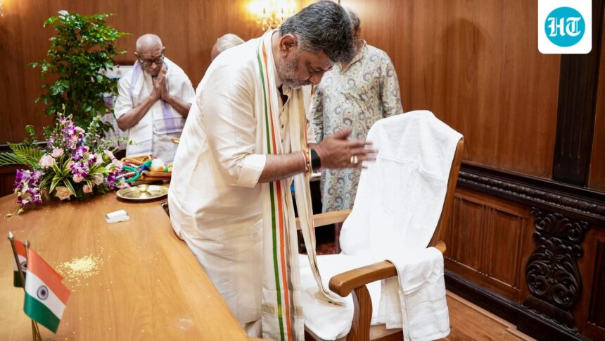 dk-shivakumar-took-oath-as-karnataka-cm,-pledged-development-and-launched-free-bus-ticket-scheme-for-students