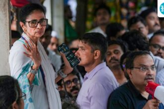 mutiny,-mayor-out:-mamata-banerjee’s-tmc-faces-one-of-its-biggest-challenges-ever