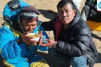 a-missing-sherpa-returns-alive-after-six-days-without-food-or-water-on-mount-everest-as-a-family-prepares-for-last-rites