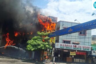 massive-fire-ravages-shops-in-a-complex-in-ameerpet,-hyderabad;-no-victims