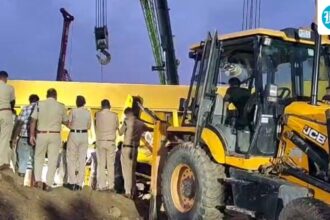 muddy-site,-crushed-workers’-legs,-3-bodies:-what-we-know-so-far-about-the-fatal-crane-collapse-in-faridabad