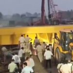 a-crane-collapsed-at-the-jewar-expressway-construction-site,-killing-at-least-3-people,-and-rescue-operations-are-underway