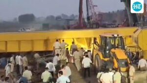 a-crane-collapsed-at-the-jewar-expressway-construction-site,-killing-at-least-3-people,-and-rescue-operations-are-underway