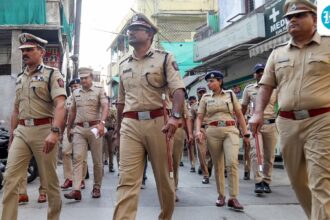 head-injury,-cut-wrists:-du-professor-found-murdered-in-east-delhi-apartment;-police-suspect-a-known-attacker