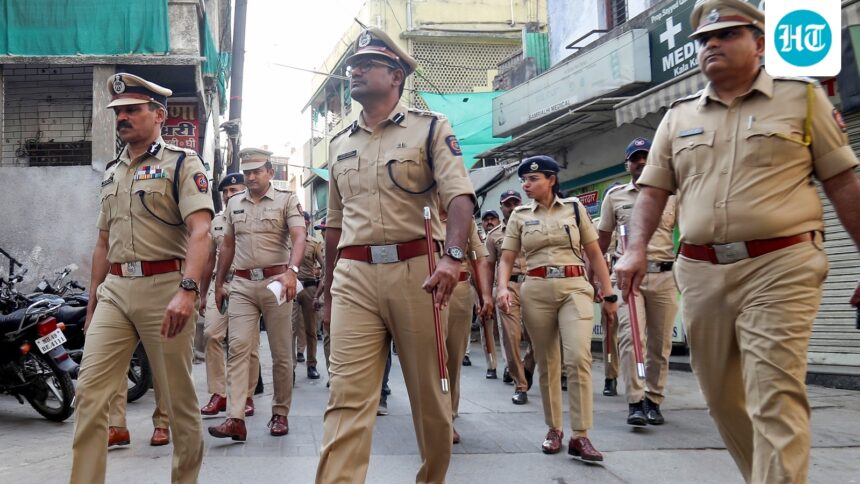 head-injury,-cut-wrists:-du-professor-found-murdered-in-east-delhi-apartment;-police-suspect-a-known-attacker
