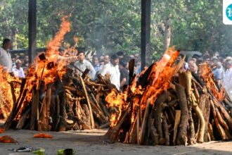 for-the-victims-of-the-delhi-fire,-hopes-for-recovery-have-turned-to-grief