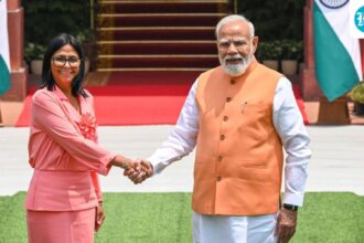 prime-minister-modi-and-rodriguez-discuss-energy-relations-in-venezuela