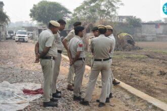 faridabad:-three-workers-were-killed-when-a-crane-collapsed-on-a-shelter
