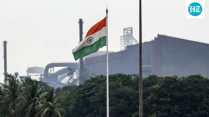 the-delhi-pwd-corporation-has-decided-to-bring-down-all-500-national-flags-following-complaints-of-damage