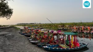 how-asia’s-largest-oxbow-lake-is-losing-its-fish,-water,-and-future-|-ht-ground-report-from-a-ramsar-site-in-bihar
