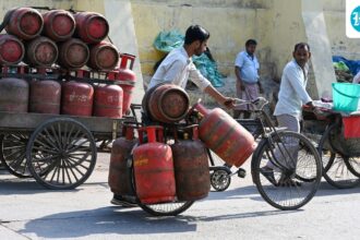 lpg-price-rises-again:-cooking-gas-prices-increased-by-inr-29,-now-costs-inr-942-in-delhi