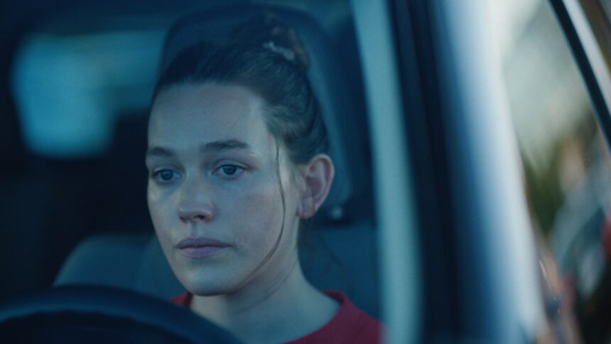 victoria-pedretti-goes-deep-dark-and-dangerous-in-her-biggest-film-role-to-date | GIBN victoria-pedretti-goes-deep,-dark-and-“dangerous”-in-her-biggest-film-role-to-date