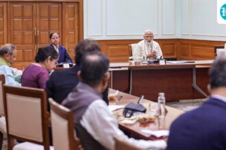 pm-modi-pushes-growth-agenda-at-eac-meeting-amid-economic-pressure
