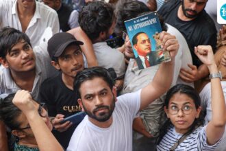 the-cockroach-janta-party’s-street-debut-attracts-1,200-people,-but-there-are-still-weaknesses