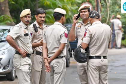 a-concert-in-worli,-mumbai,-ends-in-tragedy-as-one-audience-member-dies-and-another-falls-ill