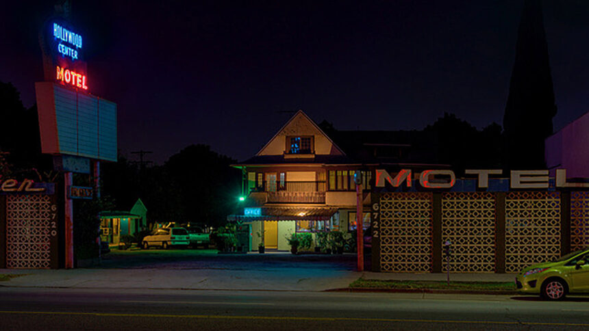 a-famous-hollywood-hotel-is-engulfed-in-a-mysterious-fire-—-before-it-became-a-landmark