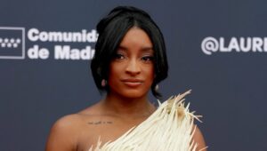 simone-biles’-health-scare:-what-happened-to-the-gymnast?-she-“almost”-died.